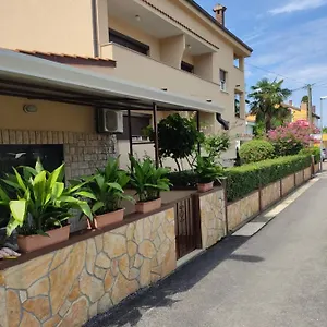 Mara Apartment